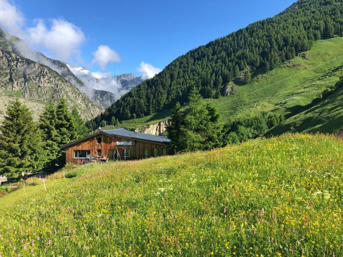 Villa Basecamp Andermatt Exterior foto